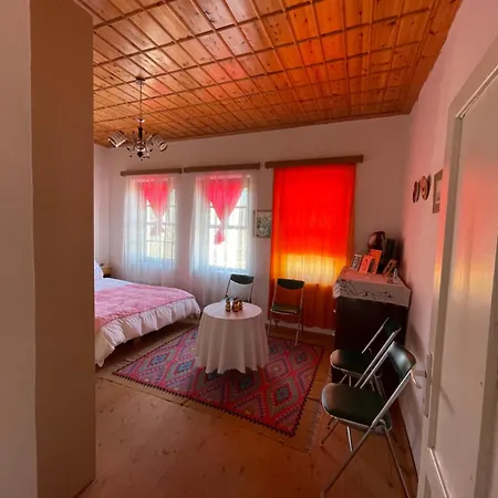 Leta House